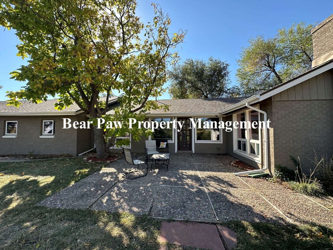 Splendid 4 Bedroom in Morrison Proper! - Splendid 4 Bedroom in Morrison Proper!