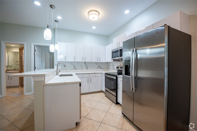 2BR, 2BA - Kitchen