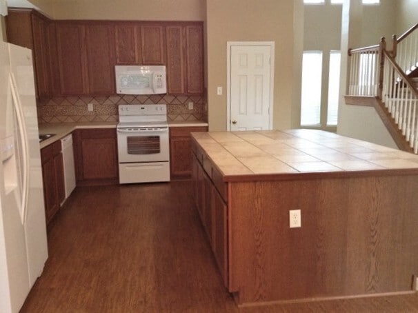 Photo - 1360 Calvert Dr