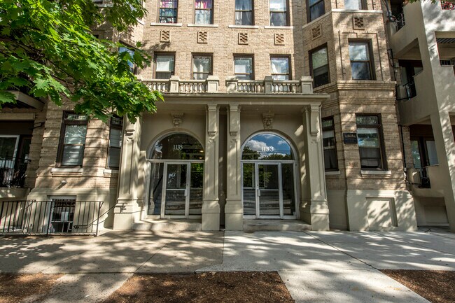 Building Photo - 1137 Commonwealth Ave Unit 2