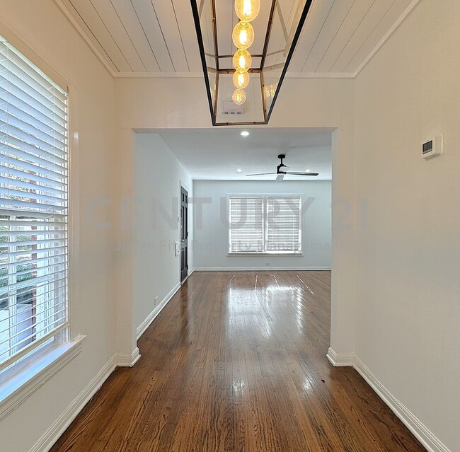 Photo - Charming 1/1 Lakewood Duplex for Rent!