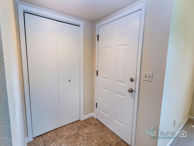 Photo - 3493-3493 Hawthorne Ave NE Unit 3493 - Hawthorne