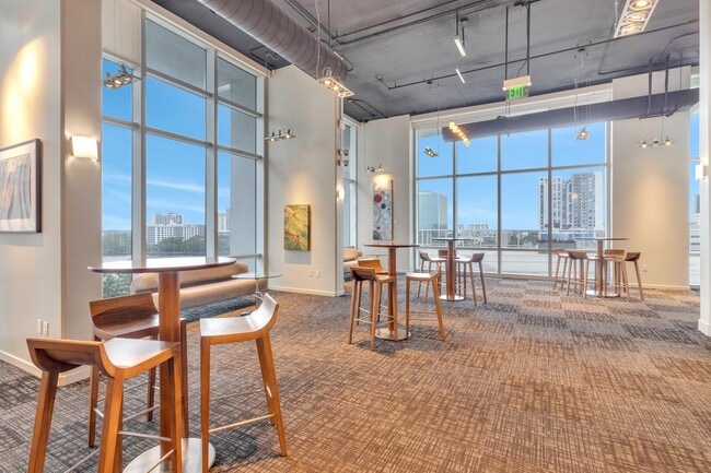 Photo - 150 E Robinson St