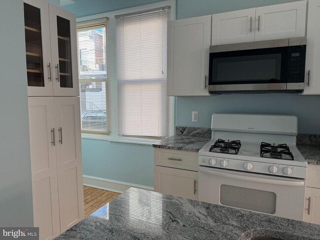 Building Photo - 2620 Brown St