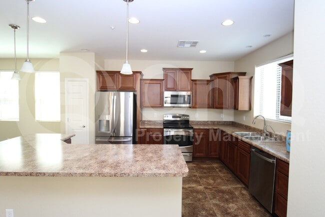 Building Photo - 3254 E Sports Dr Rental