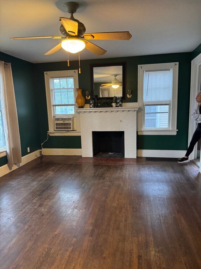 Photo - 713 S Market Ave Unit 713 S Market  B