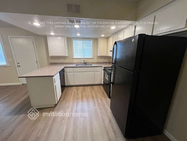Photo - 2853 E Escondido Ave