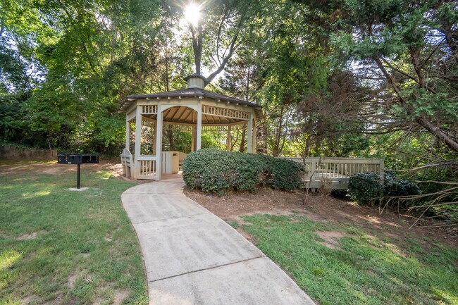 Photo - 270 Strickland Ave