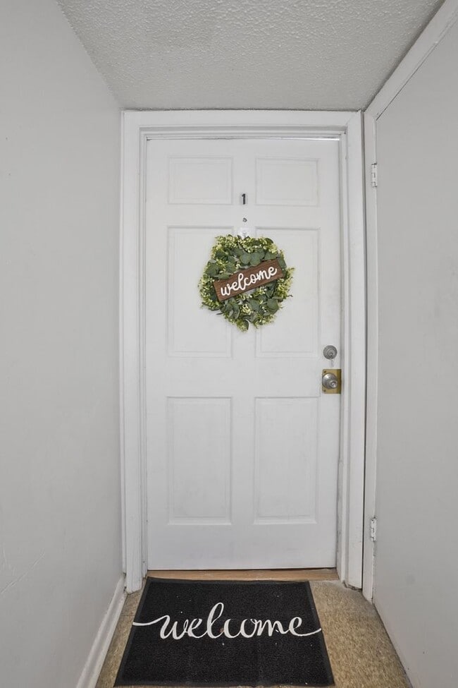 Photo - Charming 1 bedroom 1 Bathroom across from Daffin Park Unit 1220 E Victory Dr 1
