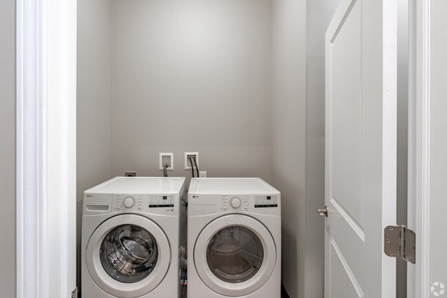 Parkway Luxury Apartments