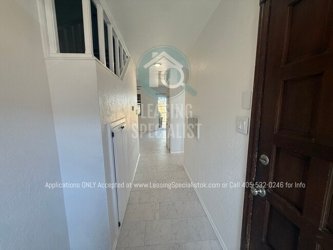 Photo - West Norman 2 Bed 1.5 Bath Townhouse Available for Your Immediate Move! Unit B