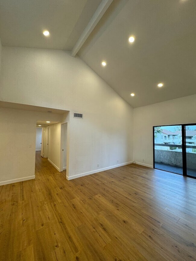 25015 Peachland Ave Condo Unit 243 Condo for Rent in Santa Clarita