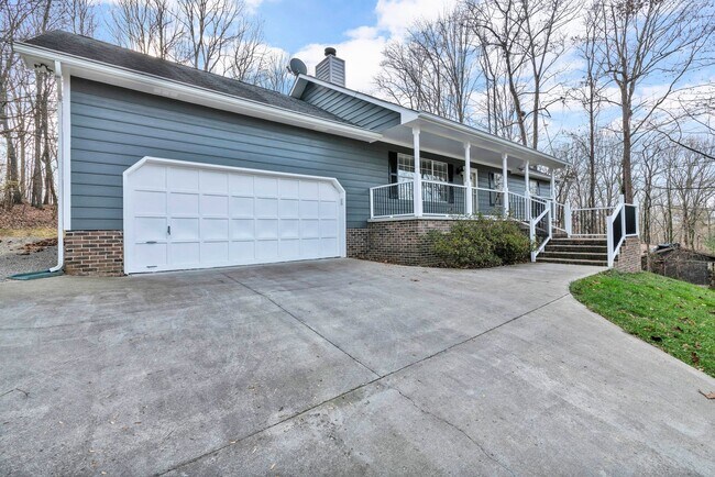 Photo - Clinton 37716 - 3 bedroom, 2 bath  home - ...