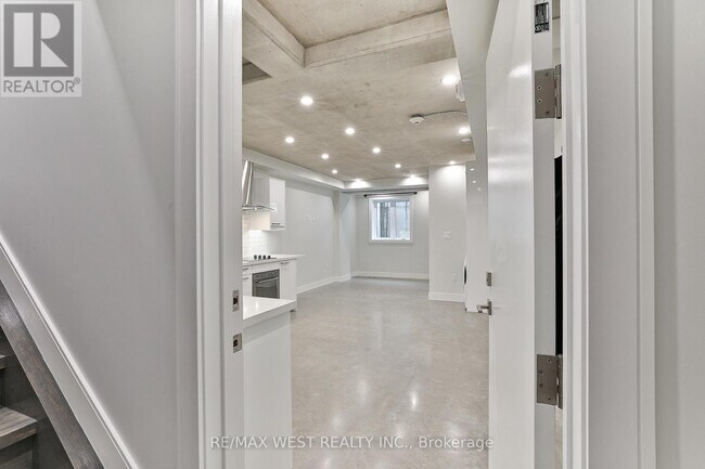 Photo - 1745 Keele St Unité 4