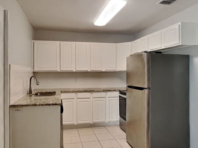 Photo - 1838 Crooks Ct