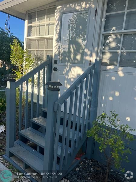 Building Photo - 15 SE 15th St Unit B Rental