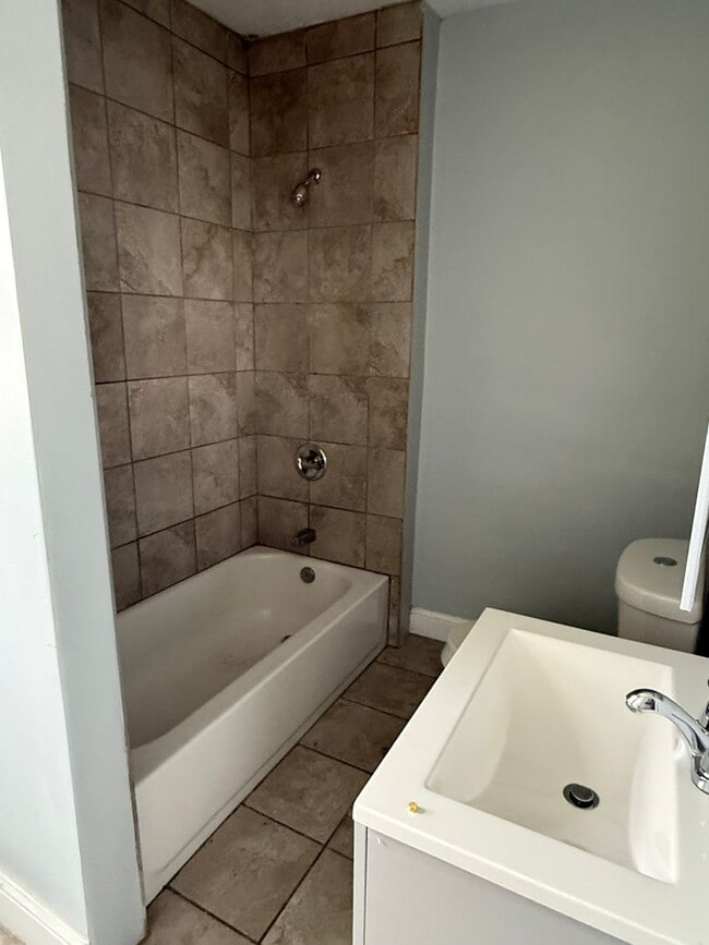 Photo - 4bd Single Section 8