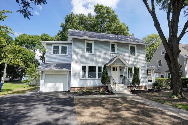 Building Photo - 162 Merchants Rd