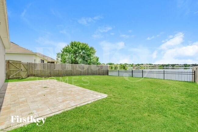 4810 Waterside Pointe Cir