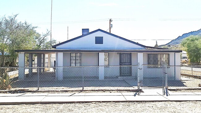 Building Photo - 741 W Palo Verde Ave Rental