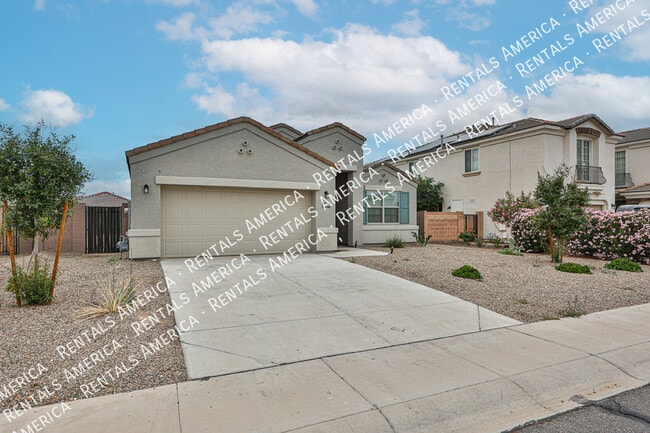 Building Photo - 30041 W Earll Dr Rental