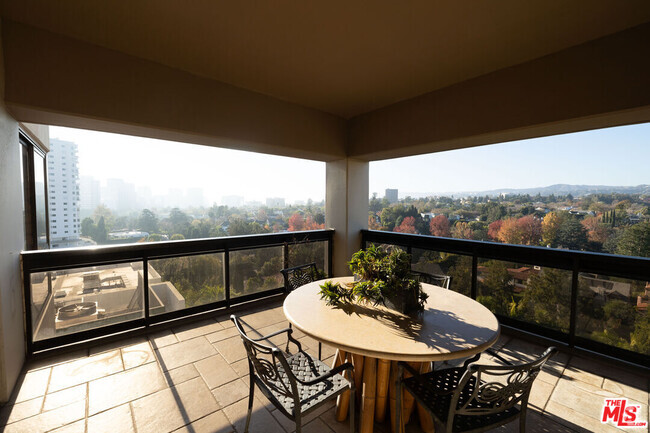 Building Photo - 10445 Wilshire Blvd Unit 904 Rental