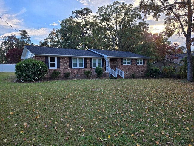 Building Photo - 4580 Hickory Dr