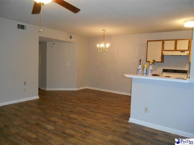 Photo - 711 Coventry Ln