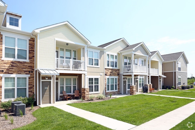 Building - Prairie Grass at Waukee