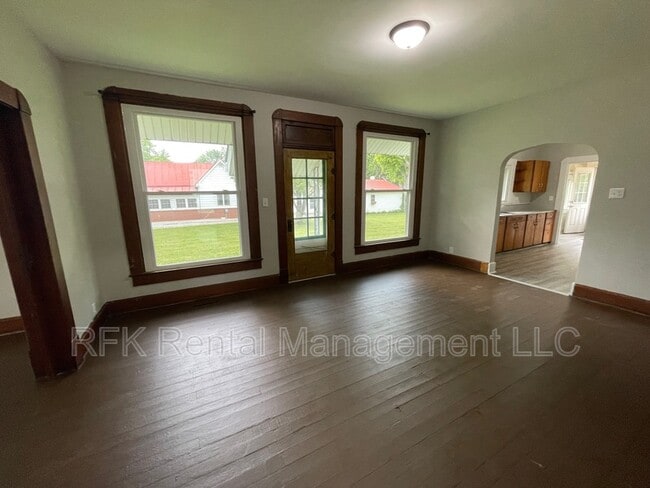 Photo - 312 S Main St