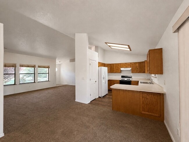 Photo - 353 Prescott Dr