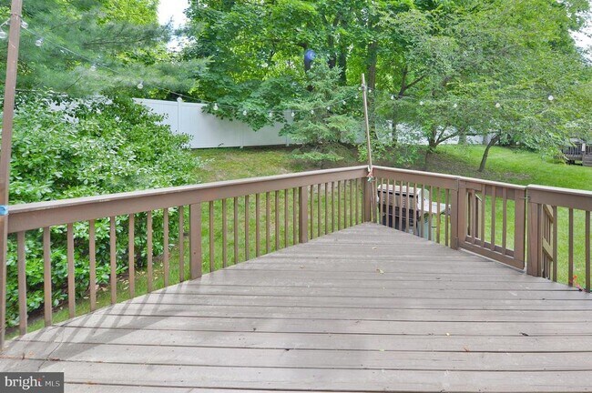 Photo - 200 Rolling Hill Dr