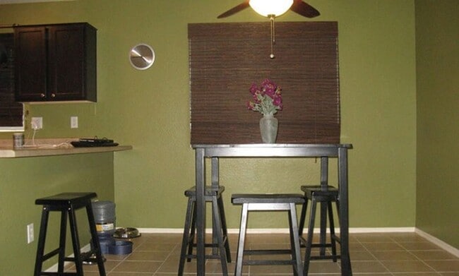 Photo - 4 Bedroom, 2 Bath Available NOW!!