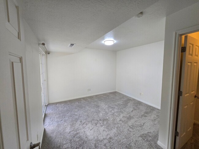 1344 W 1240 N St Unidad 2nd floor
