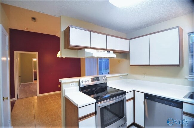 Photo - 220 Knox Creek Trail NW