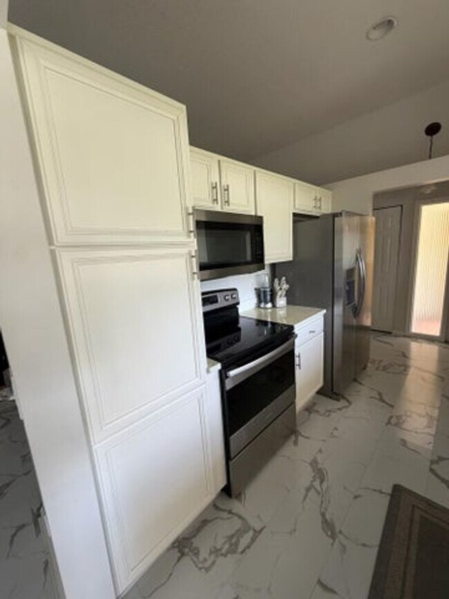 Photo - 107 Half Moon Cir