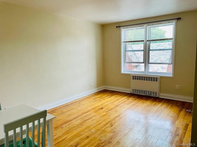 Photo - 88-01 35th Ave Unidad 3F