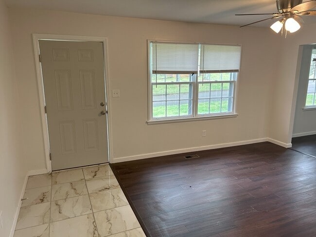 Photo - 2026 Thornhill Road NW