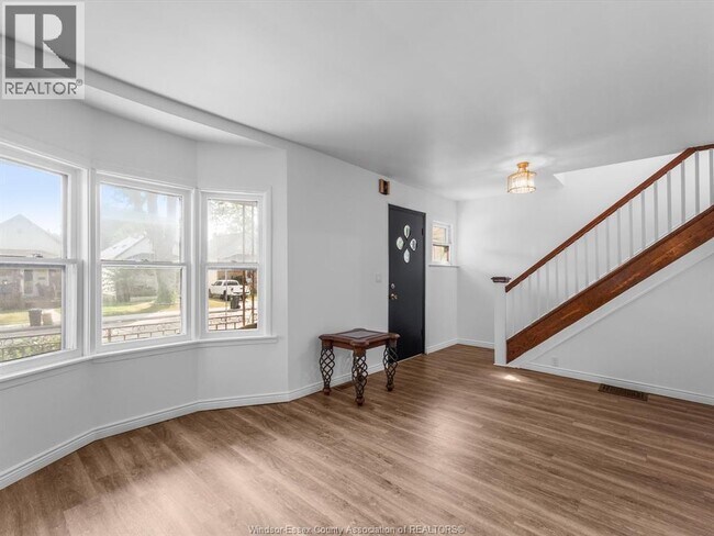 Photo - 1133 Moy Ave