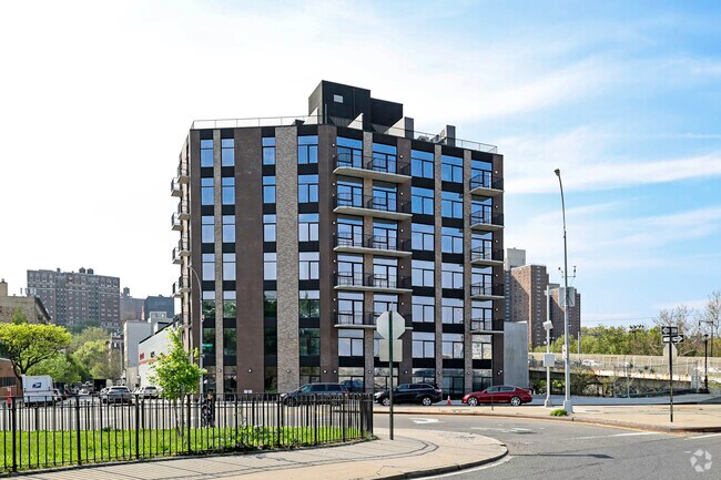 Photo - 101 Macombs Place