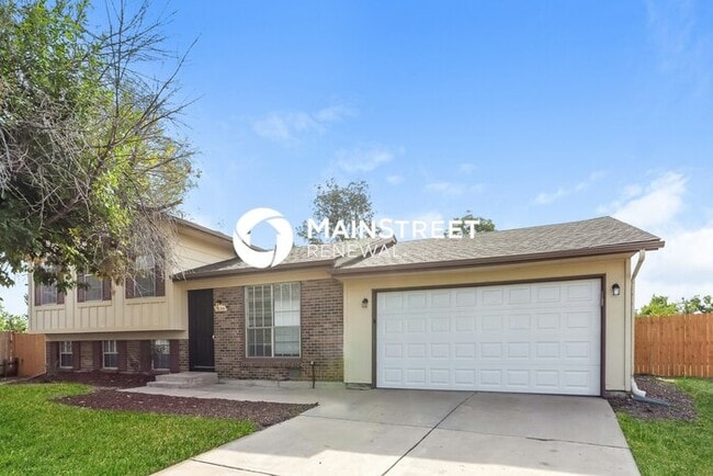 Building Photo - 4 Bedroom Pet-Friendly Home in AURORA, CO with Main Street Renewal