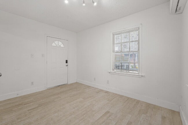 Photo - 1415 Church St Unit A