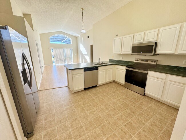 Photo - 1317 Casterton Cir