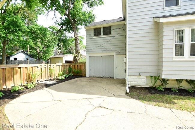 Photo - 99 Chippewa Rd