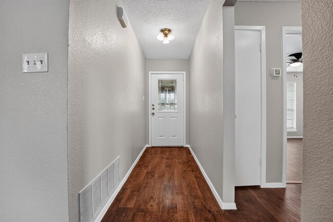 1509 Taron Dr