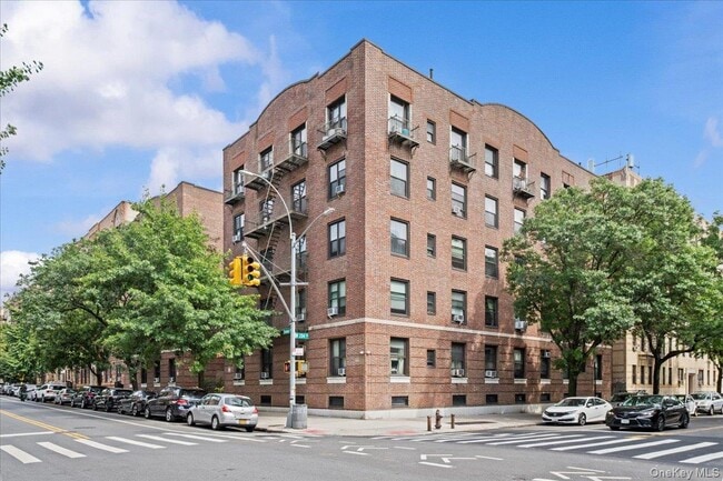 Building Photo - 117 Seaman Ave Unit 4C