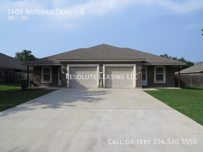 Building Photo - 1409 Natchez Trail Unit B