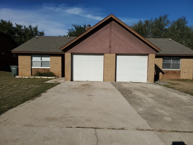 Building Photo - 210 Sorrell Dr Unit A