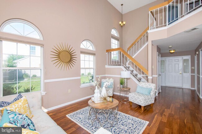 Photo - 251 Sequoia Dr