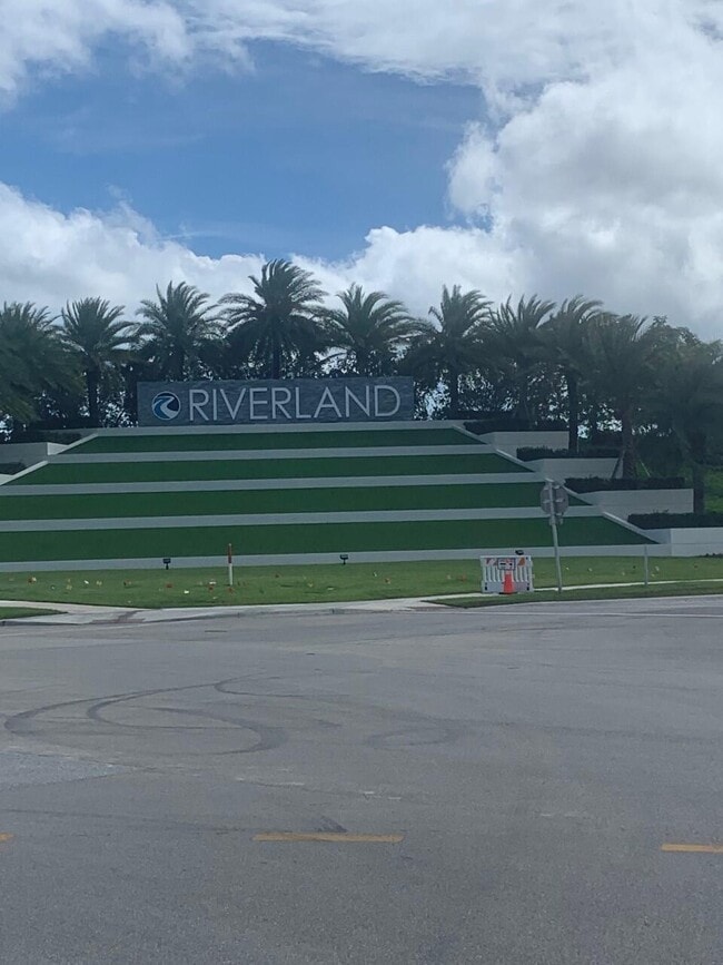 Photo - 11643 SW Moon River Way